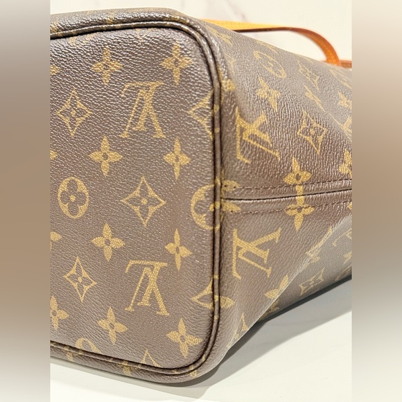 Louis Vuitton Neverfull Mm - Picture 9 of 16